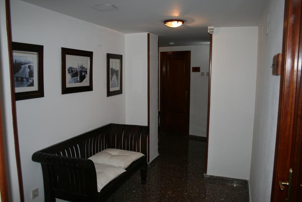 Hostal Puente De Piedra Zaragoza Eksteriør billede