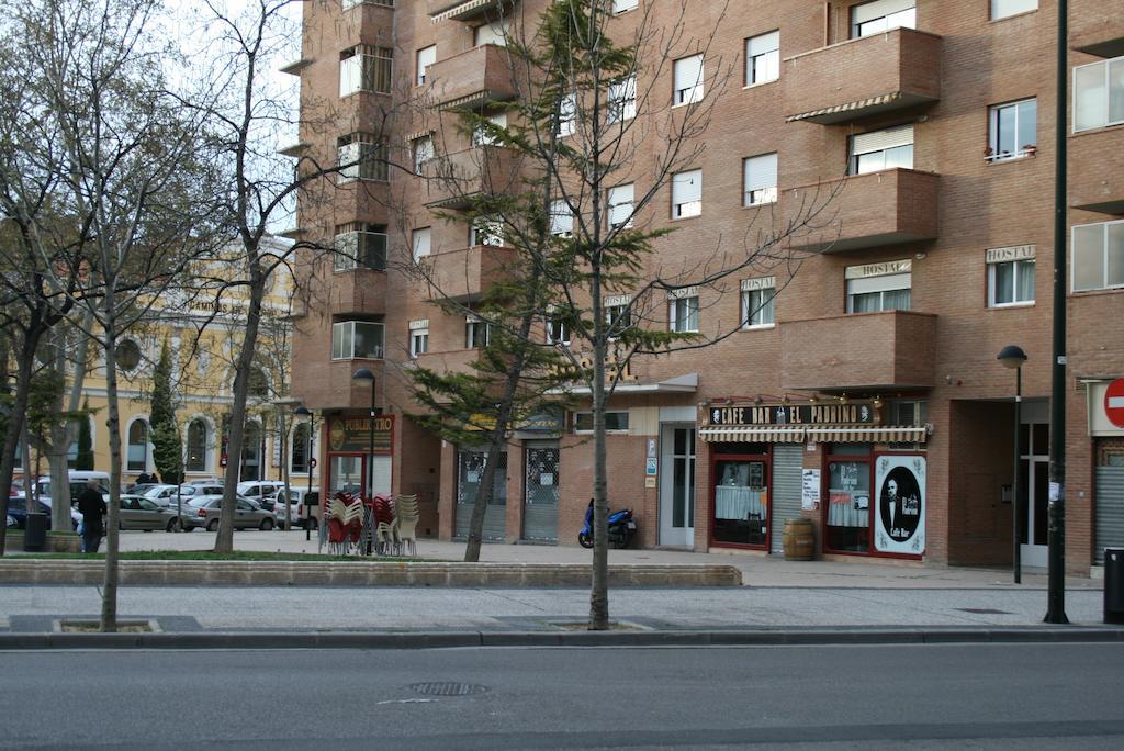Hostal Puente De Piedra Zaragoza Eksteriør billede
