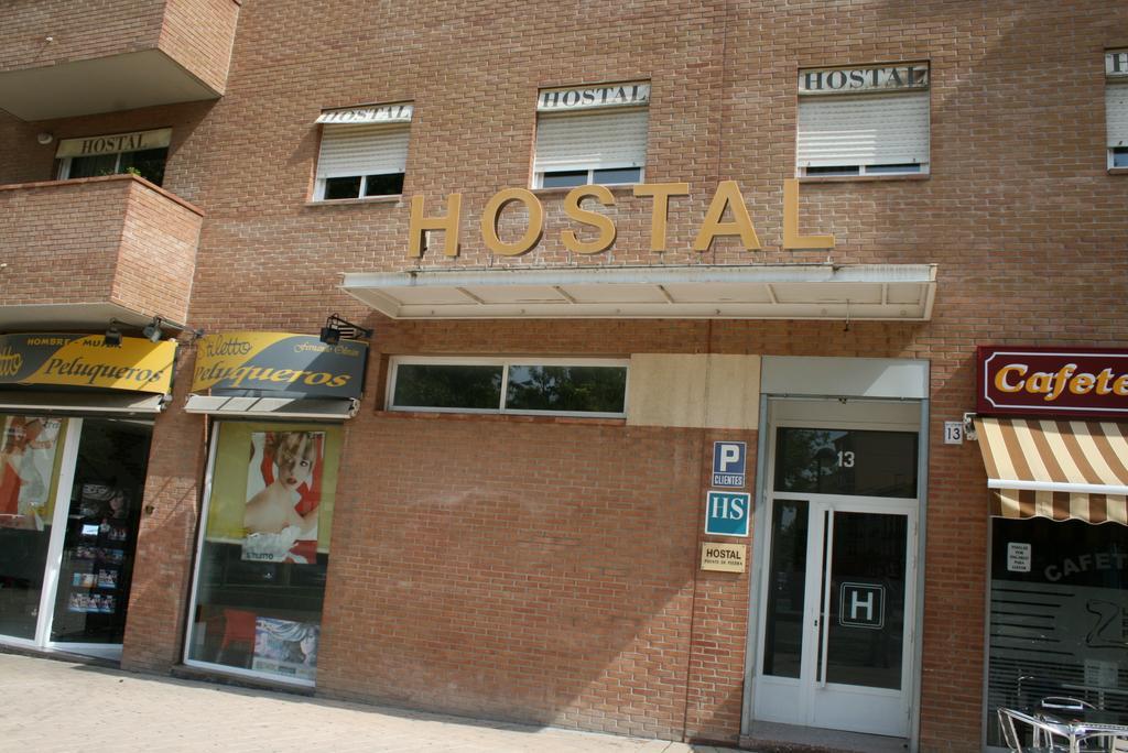 Hostal Puente De Piedra Zaragoza Eksteriør billede